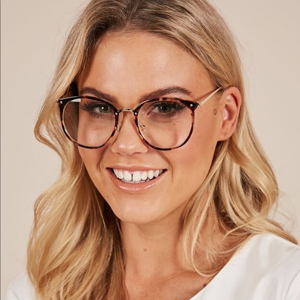 Tortoise shell glasses